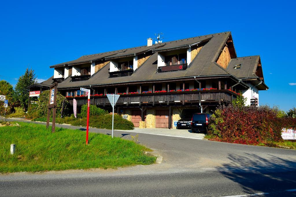 Hotel Rendez Vous Beharovce Exterior foto